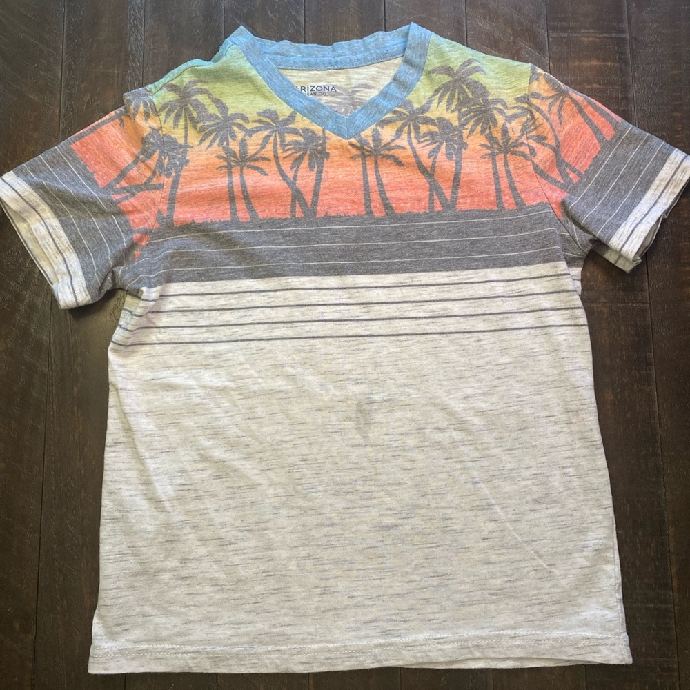 Arizona Boys Shirt - Vneck Size 8